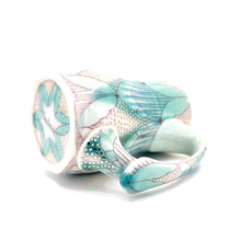 Load image into Gallery viewer, Mug 13.5oz - Gold Luster Dots
