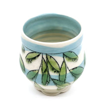 Load image into Gallery viewer, Cup 7.5oz - White Gold Luster Dots