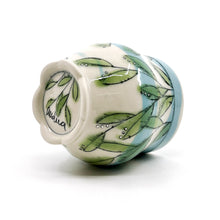 Load image into Gallery viewer, Cup 7.5oz - White Gold Luster Dots